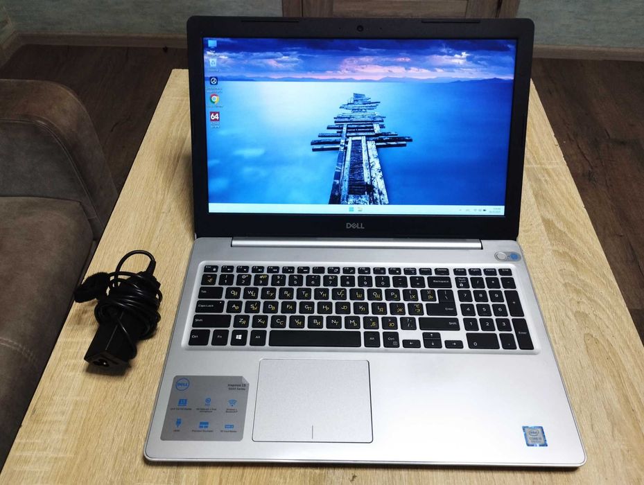 Ноутбук Dell Inspiron 5570,8 Ядер, i5-8250u,RAM 16GB,SSD 256GB,IPS США