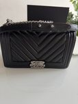 Piekna Chanel Chevron Lambskin New Medium Boy Bag Black