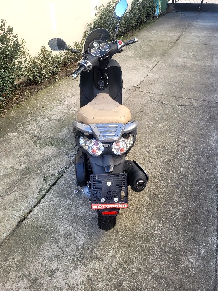 Skuter Piaggio Carnaby 125