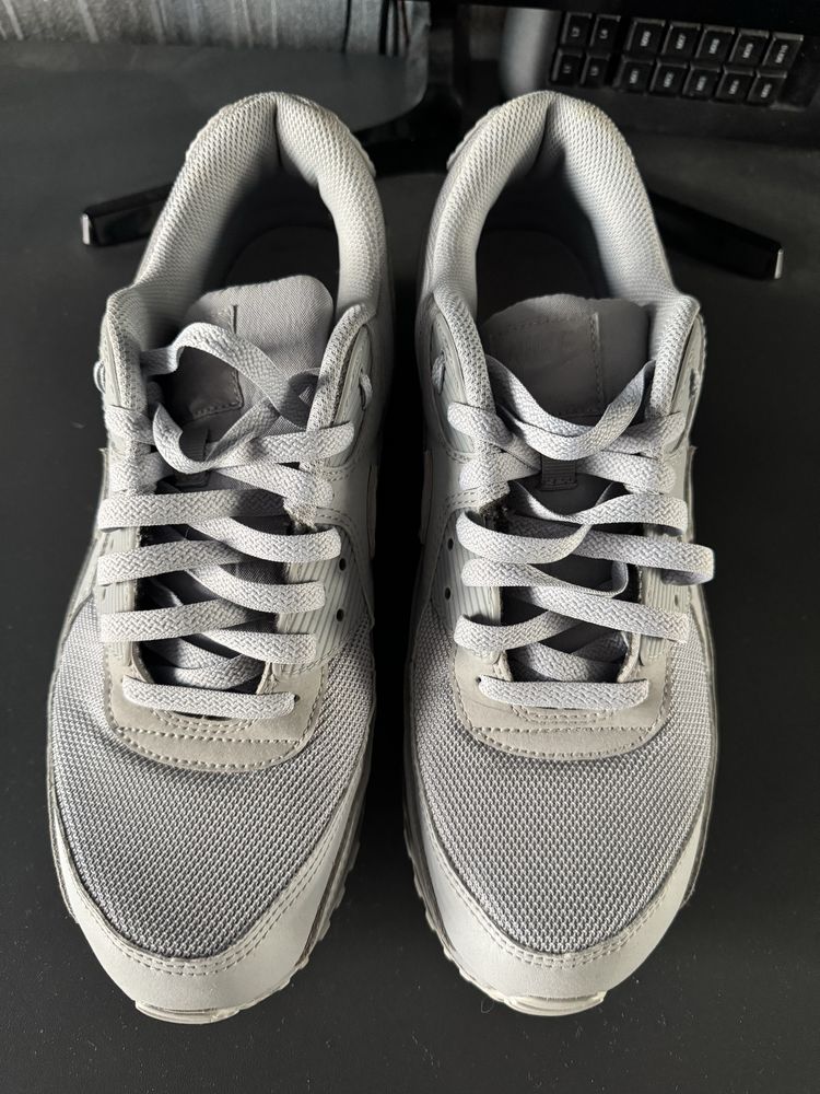 Продам кросівки Nike Air Max 90