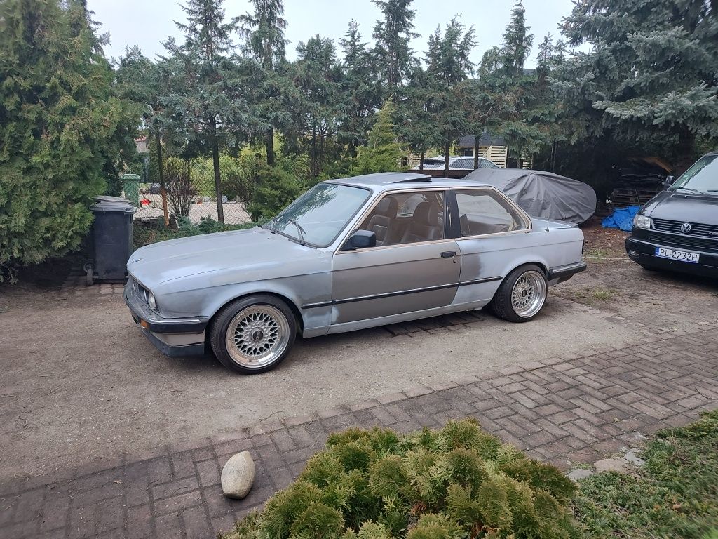 BMW E30 coupe 2d M20