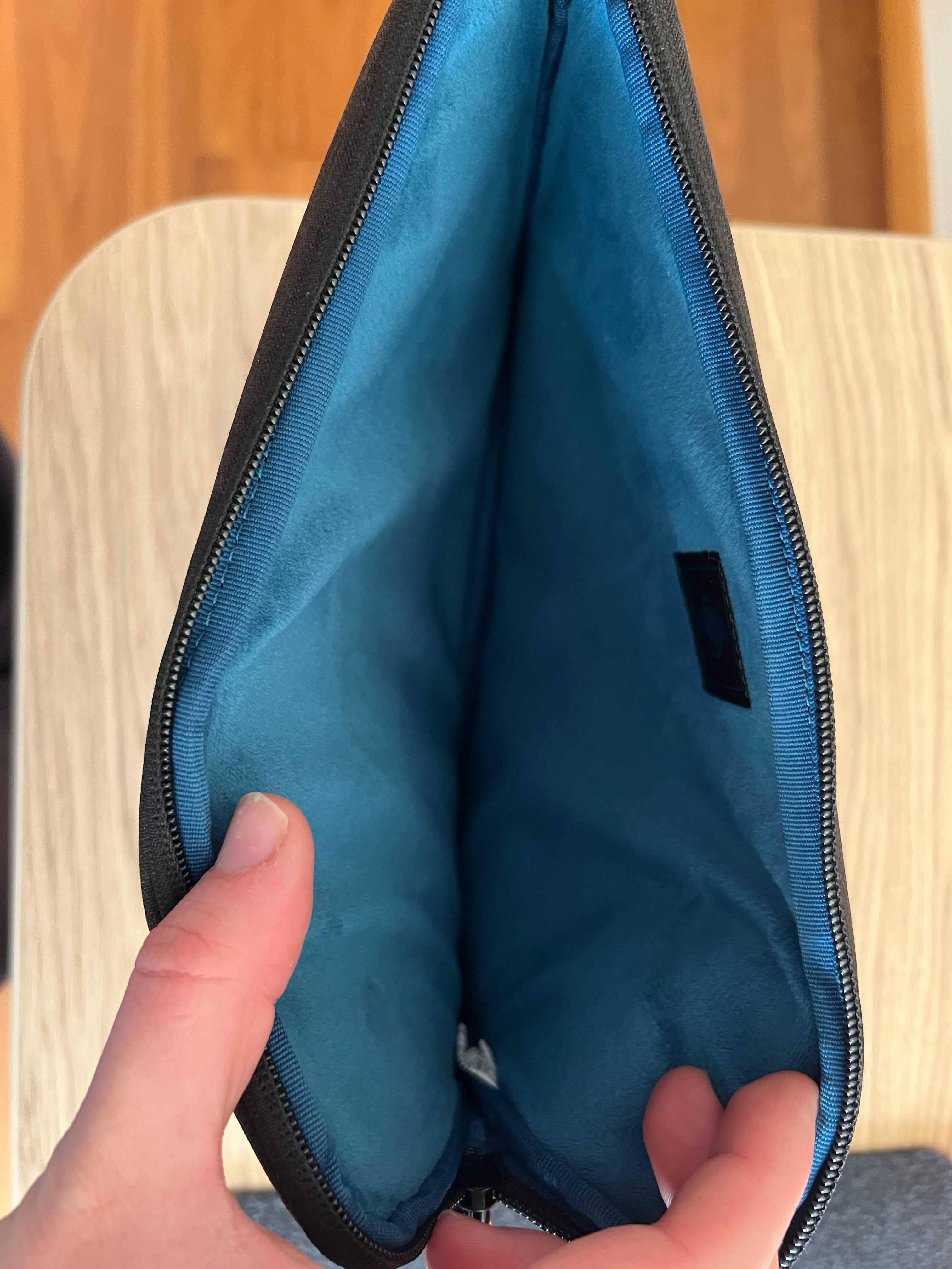 Bolsa Tomtoc 11"