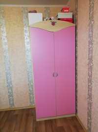 Шкаф в детскую розовый