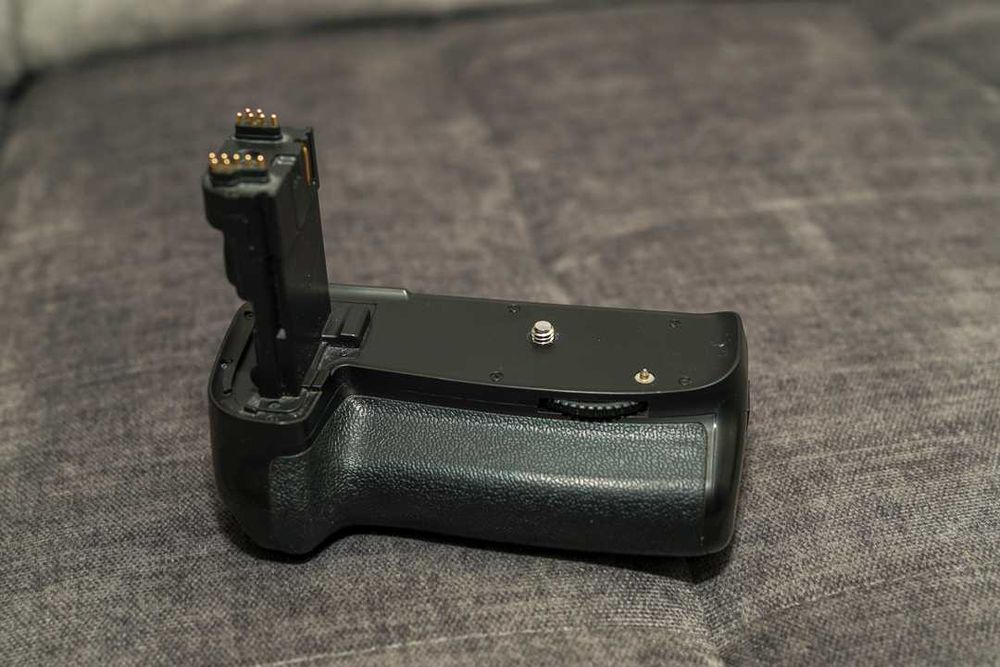 Grip do Canon na dwie na baterie model Meike MK-60D