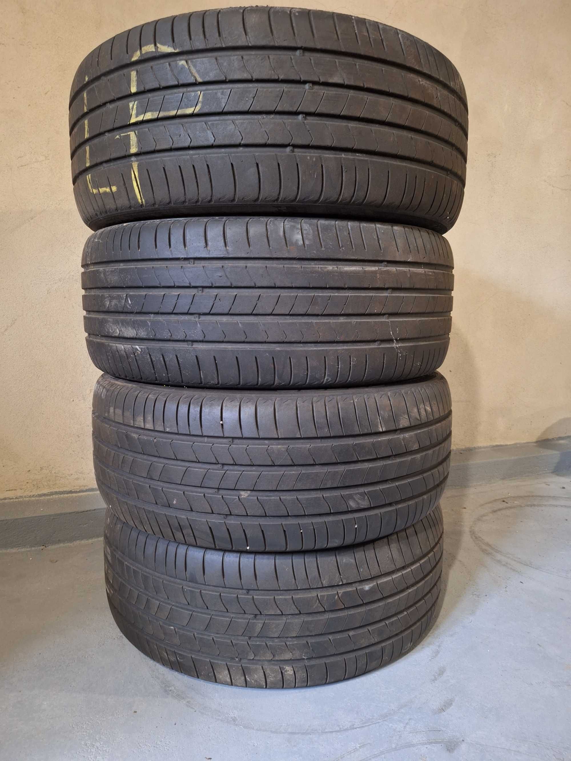 Opony KUMHO 235/45 R 18