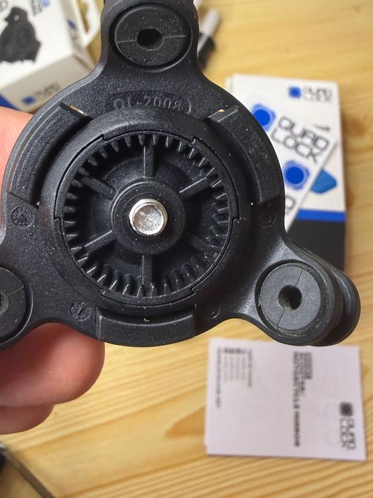 Suporte para espelho retrovisor de motos Quad Lock