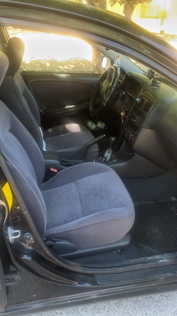 Toyota Avensis Preto