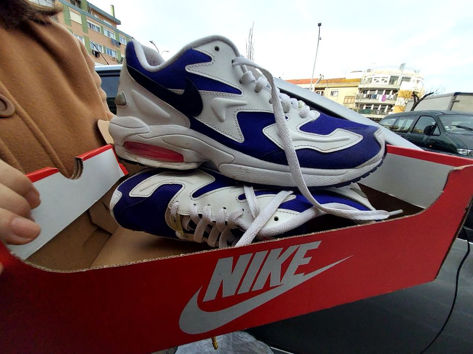 Sapatilhas originais usadas.
