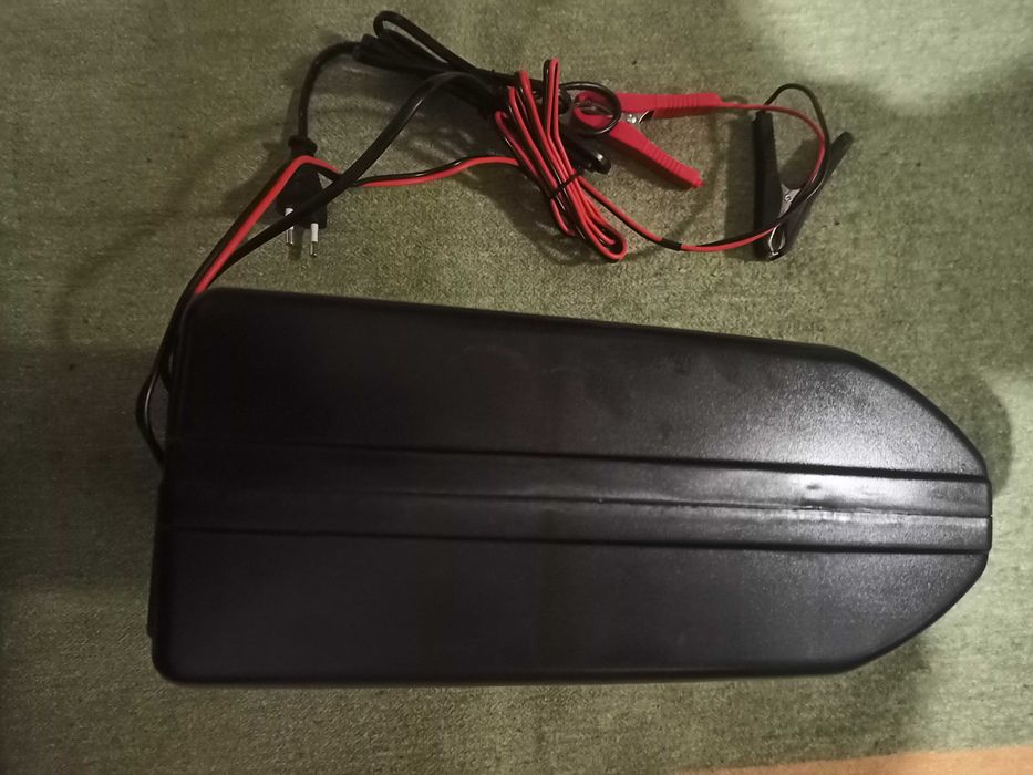 Продам Зарядное устройство АКБ Alligator 6/12V, 8А