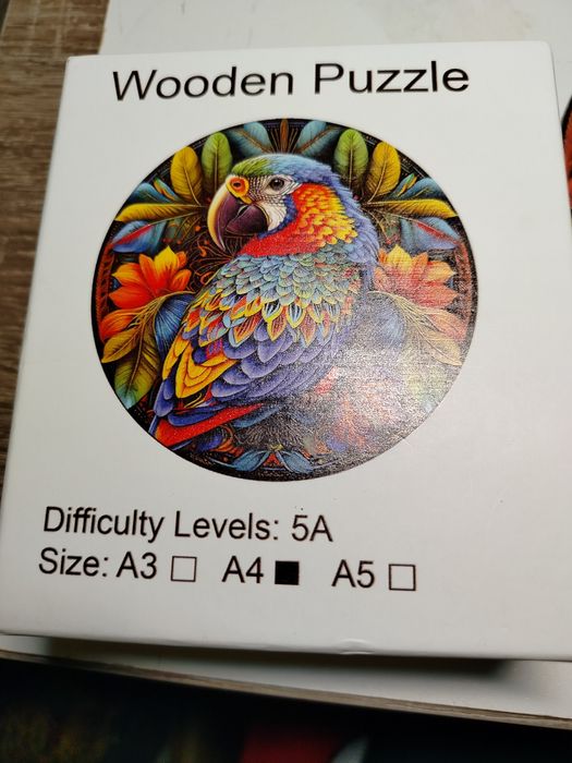 Drewniane puzzle papuga