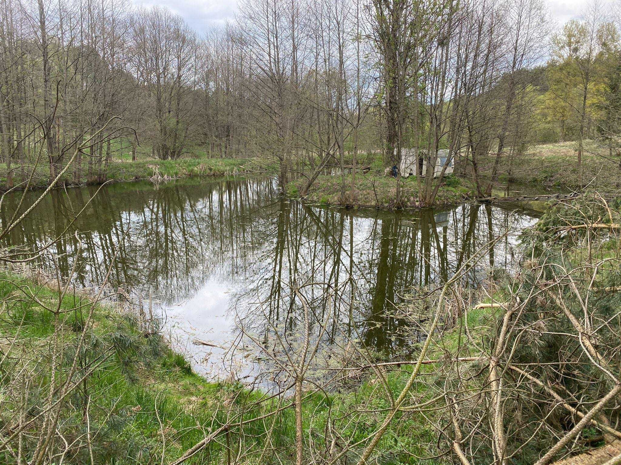 Działka rekreacyjno budowlana ze stawem, budynek gospodarczy 1,09ha