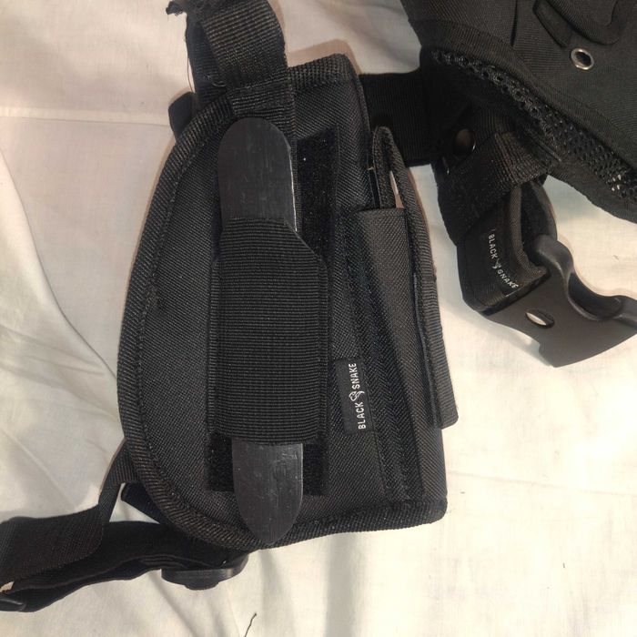 Жилет багатофункціональний тактичний з ременем та кобурами на стегно