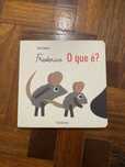 Livros infantis “O que é?” e “Ah!”
