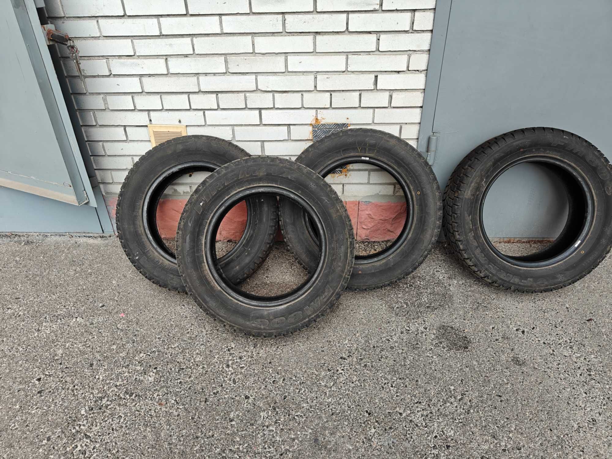 Зимові шини 225/65 R17