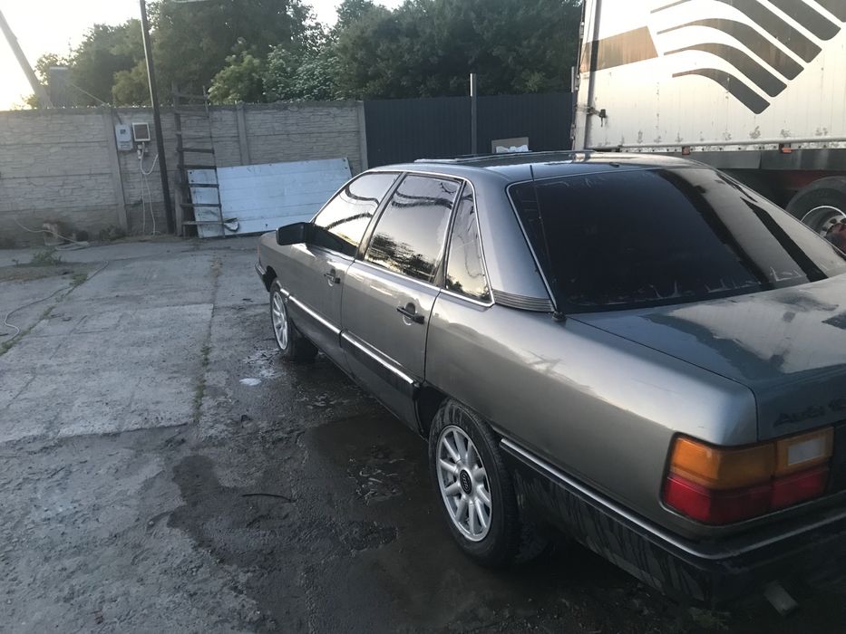 Ауді 100  с3 2.2 бензин