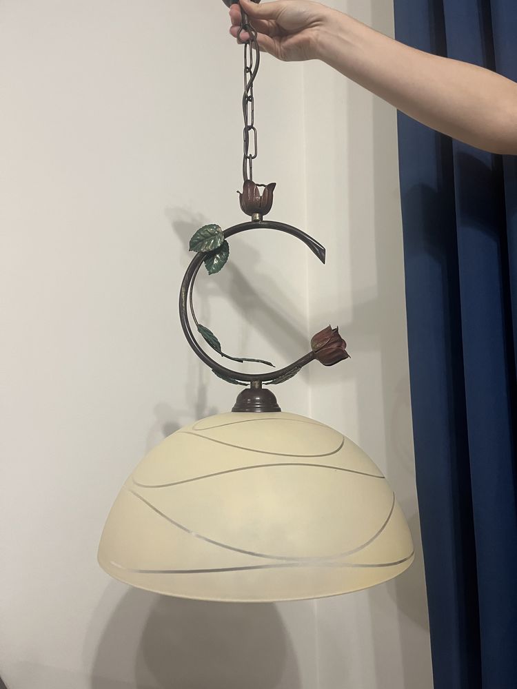 Lampa wisząca do kuchni salonu sypialni z szklanym kloszem beżowa