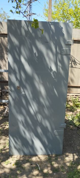 Продам двері  металеві 75#1.90