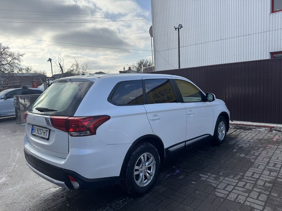 Mitsubishi Outlander III 2016