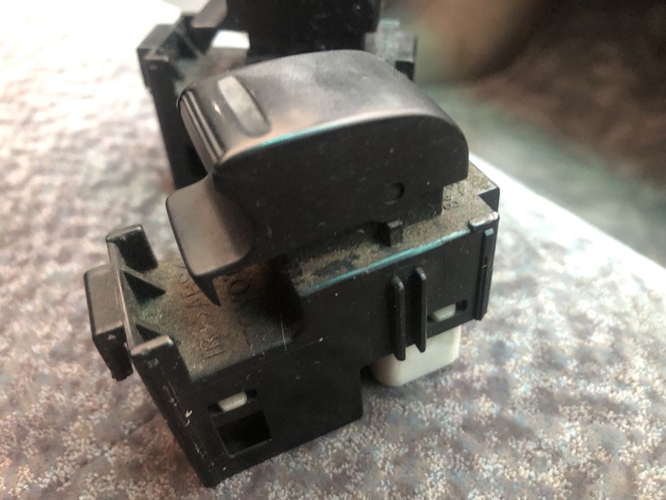 Продам кнопки стеклоподьемников jzx 100 mark cresta chaser