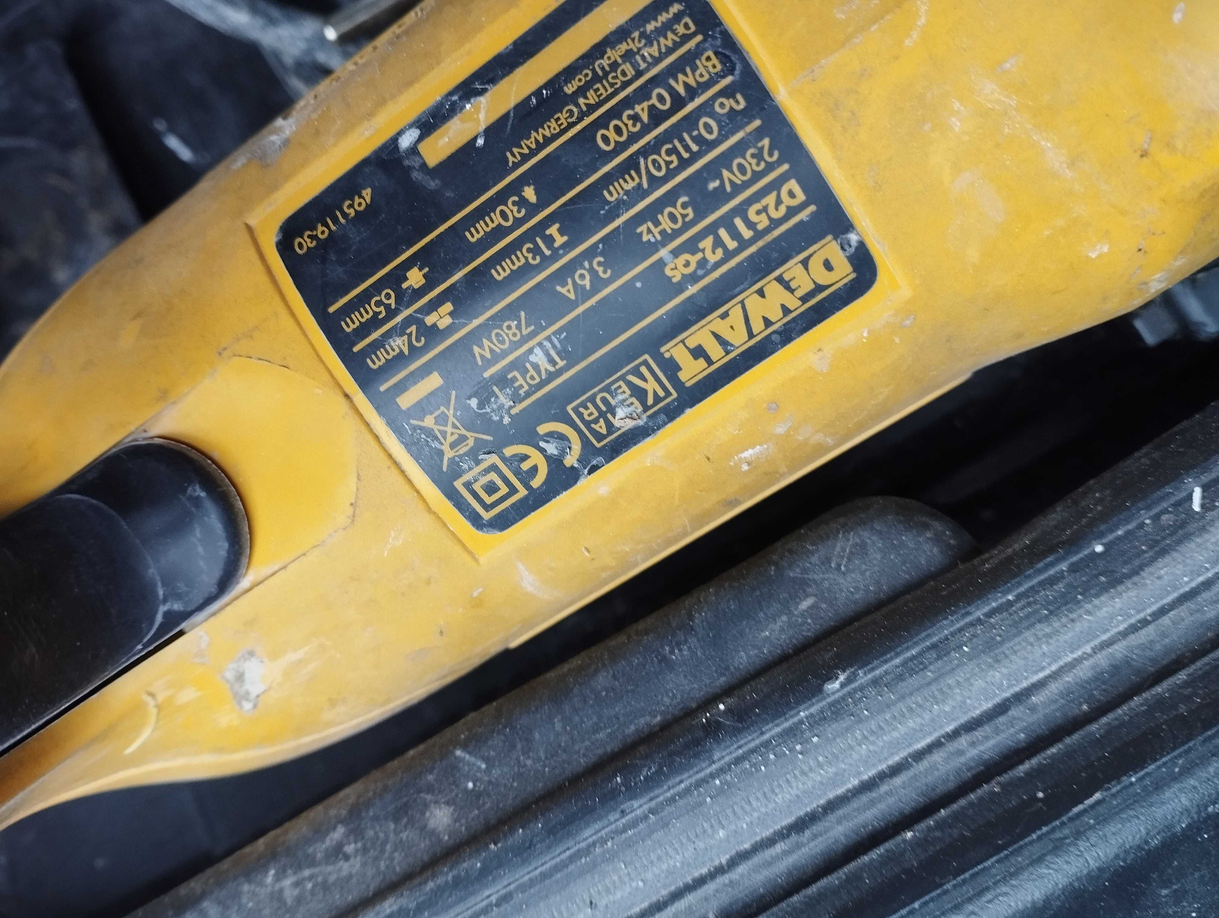 Wiertarka udarowa SDS DeWalt 780W