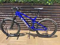 TREK RAIL 9.5 XL HEX BLUE 2023 - SPEEDBOX - quase sem uso