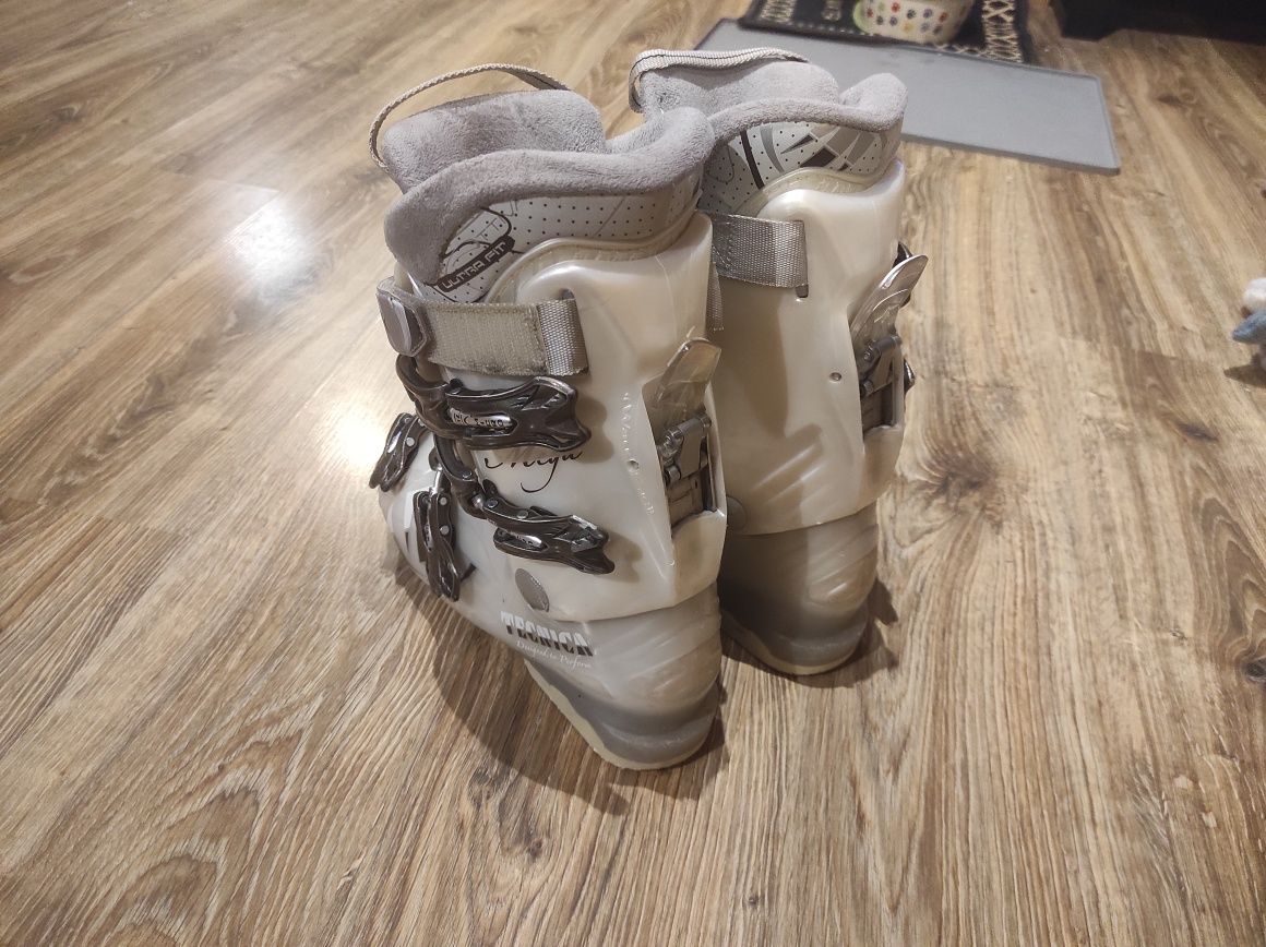 Damskie buty narciarskie Technica mega 8+