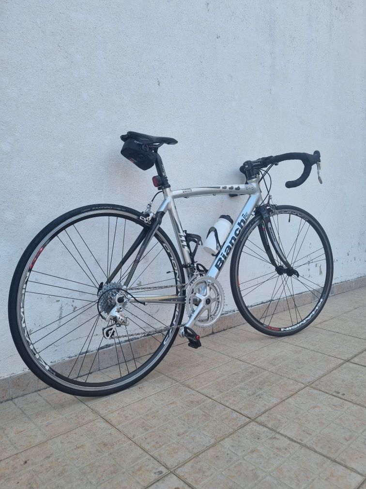Bicicleta de estrada Bianchi via Nirone 7 RC
