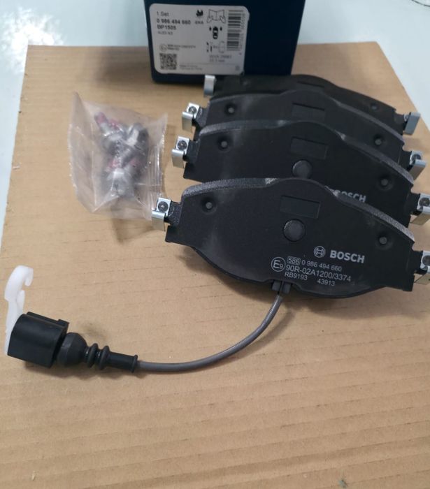 Передні гальмівні колодки фірми Bosch НОВІ