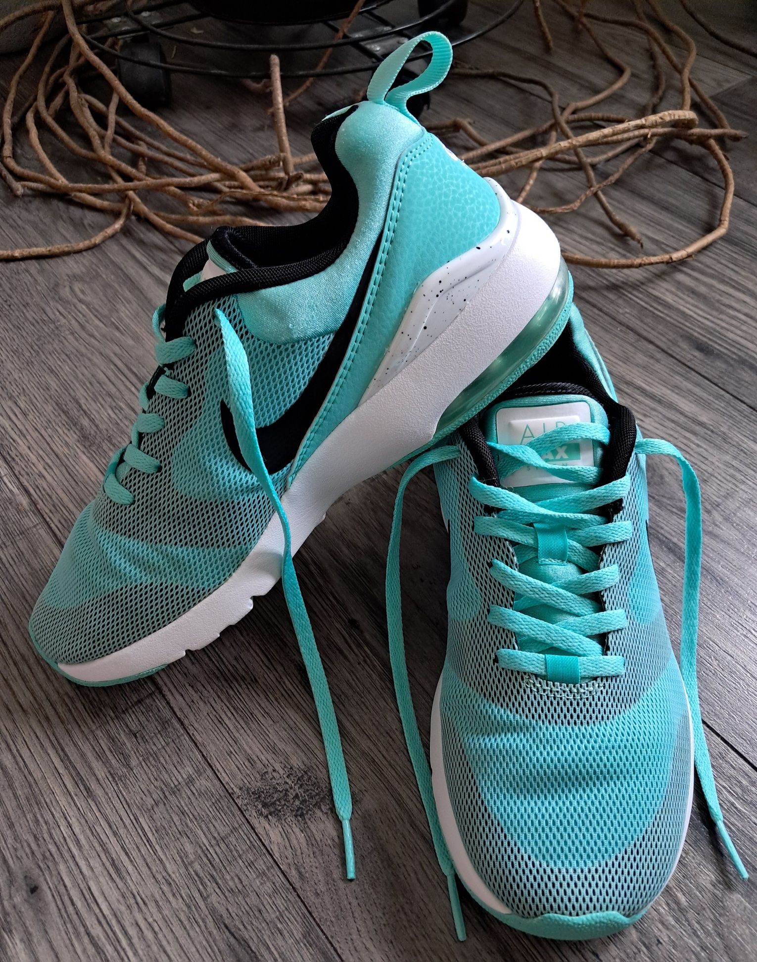 Кросівки NIKE AirMax Siren (р.36)