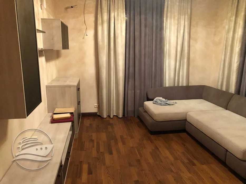 Сучасний особняк із повною обстановкою в сосновому лісі!