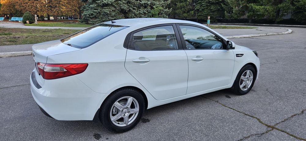 Kia Rio 2012 року