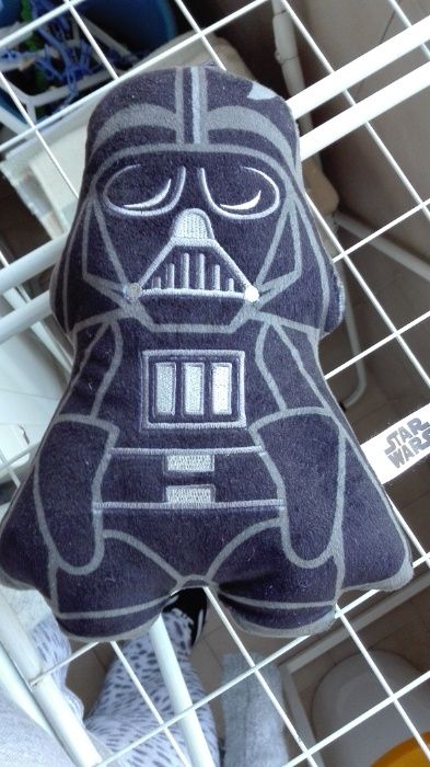 Peluche Angry Bird, Starwars e jogador de voleibol impecáveis.