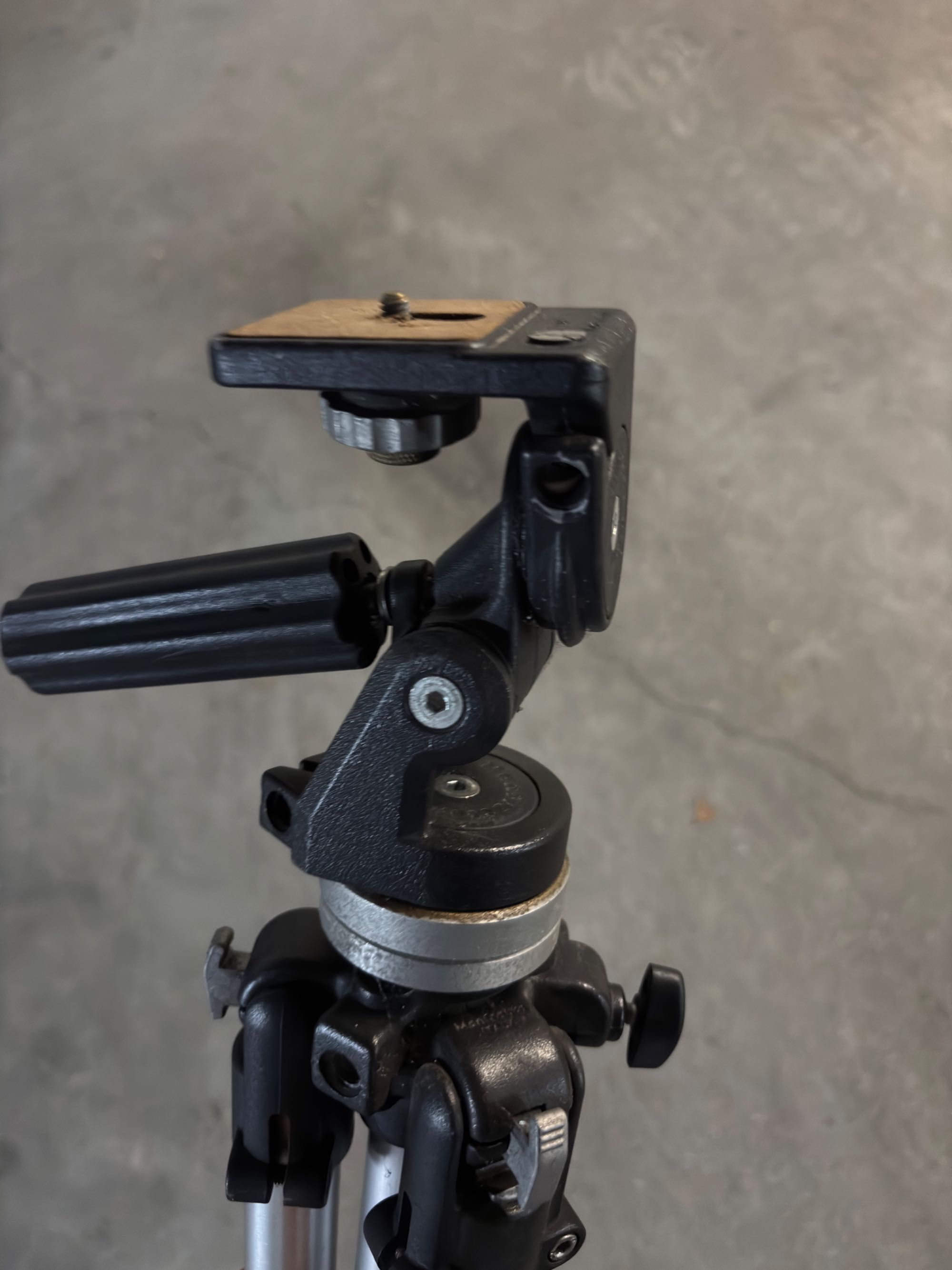 Vendo manfrotto tripé art 190