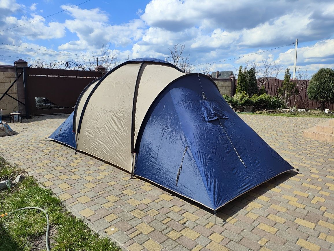 Палатка двухслойная Halfords 4 man 2 Rom tent