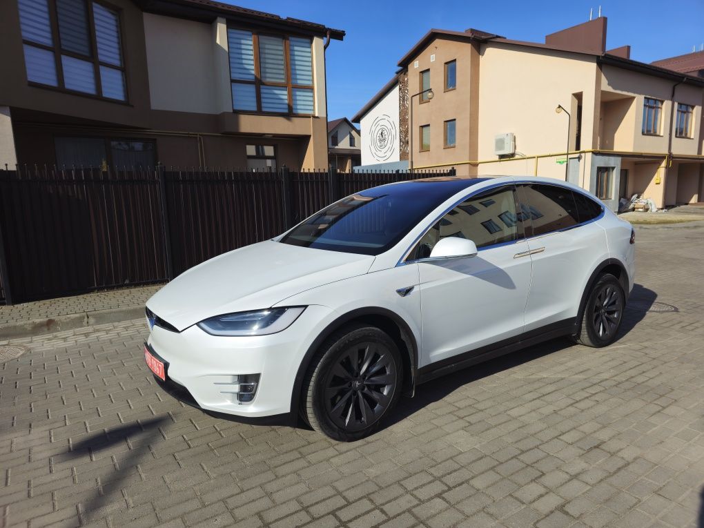 Tesla Model X  75D Європа не битий Intel