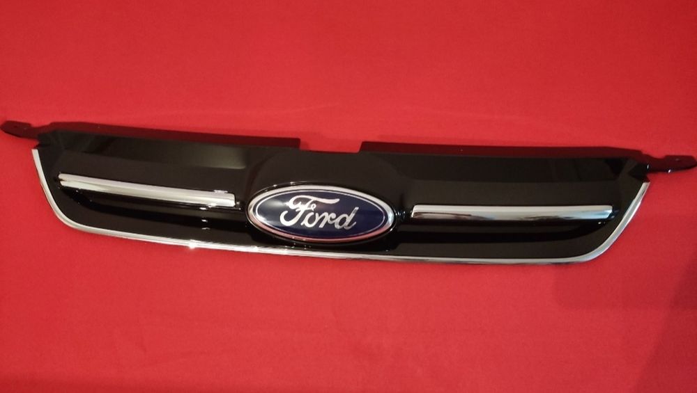 Решітка радіатора Ford C-Max MK2 2010-15р.в.
