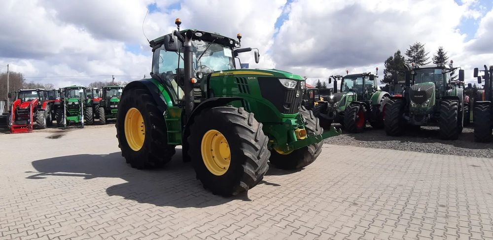 John Deere 6210 R  TUZ i WOM , 2013 rok, amortyzacja osi i kabiny, 220KM