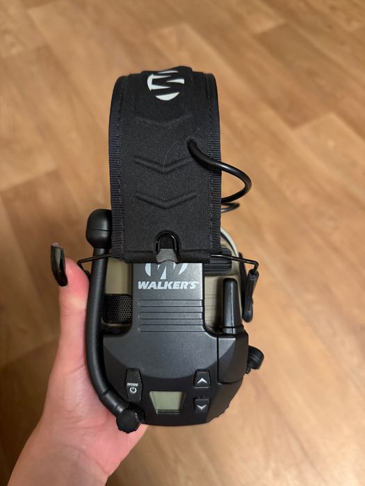 Продається каска та навушники