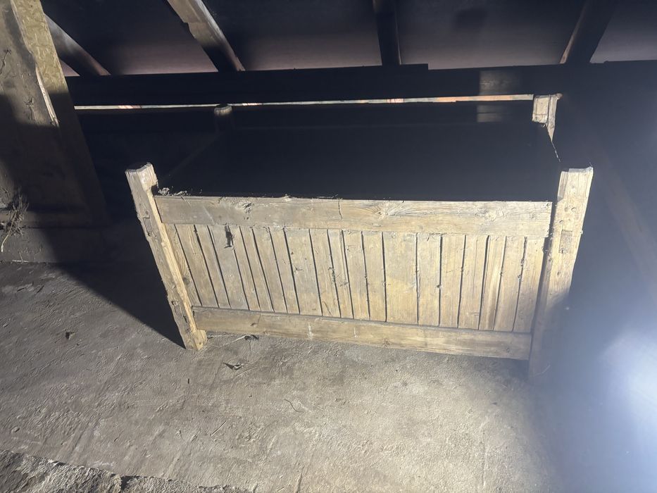 Sprzedam 2 stare skrzynie recznie robione