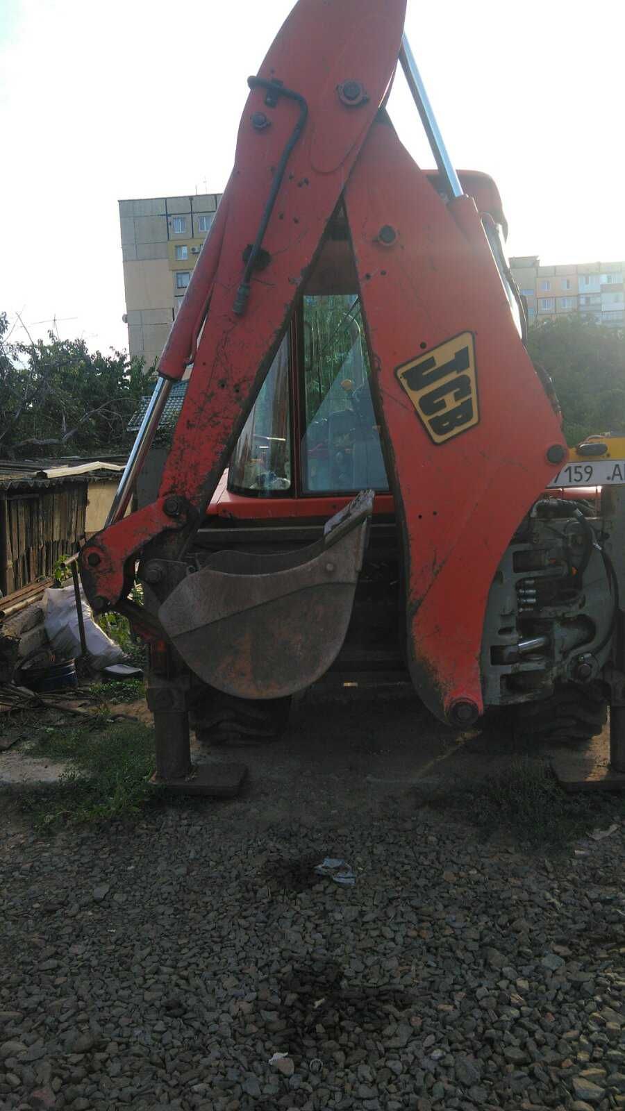 Продам екскаватор навантажувач JCB 3CX