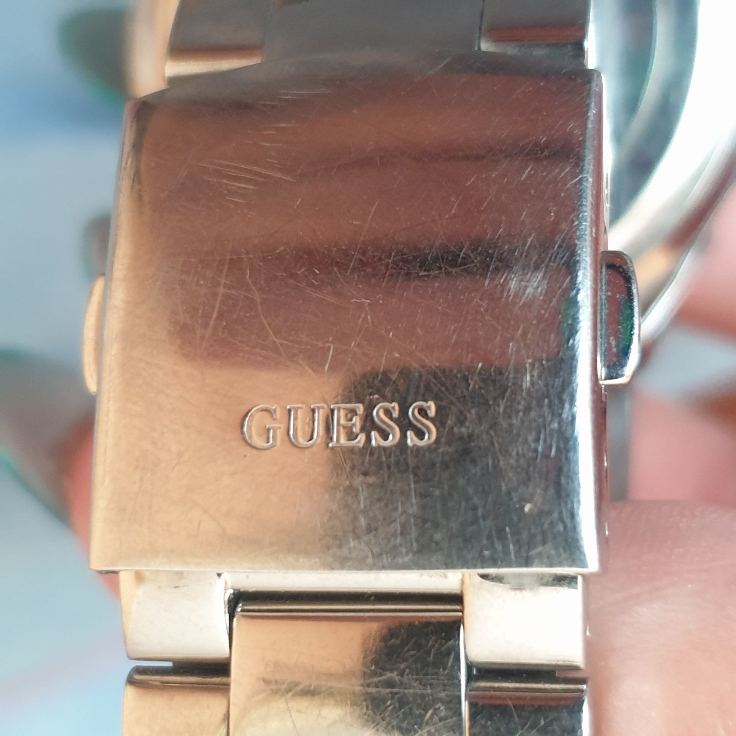 Часы оригинал Guess в идеальном состоянии, рабочие с батарейкой