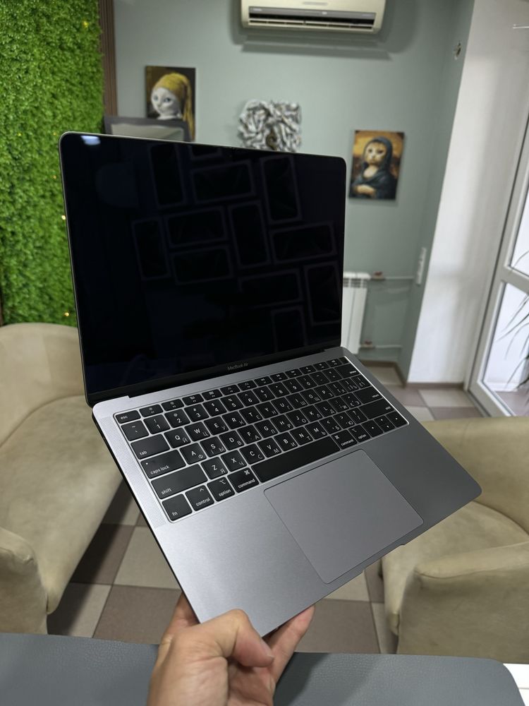 MacBook Air (13-inch 2018), core i5, 8/128, Space Gray