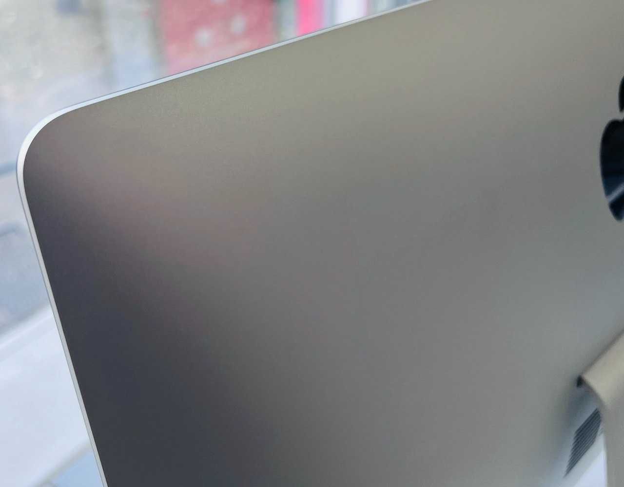 Apple iMac 21.5 4k 2019 Radeon 560X -4Гб/ i5 Шість ядер/ Windows
