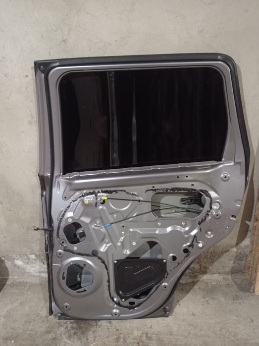 Продам дверi MITSUBISHI Outlander