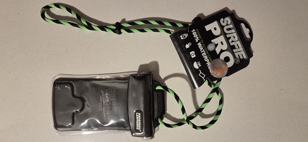 Capa hermética para pôr telemóvel ao pescoço