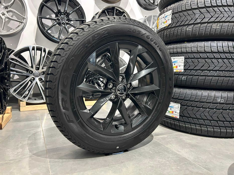 Oryginalne koła zimowe 16 5x100 ET35 Skoda Kamiq 205/60R16 Dębica HP2