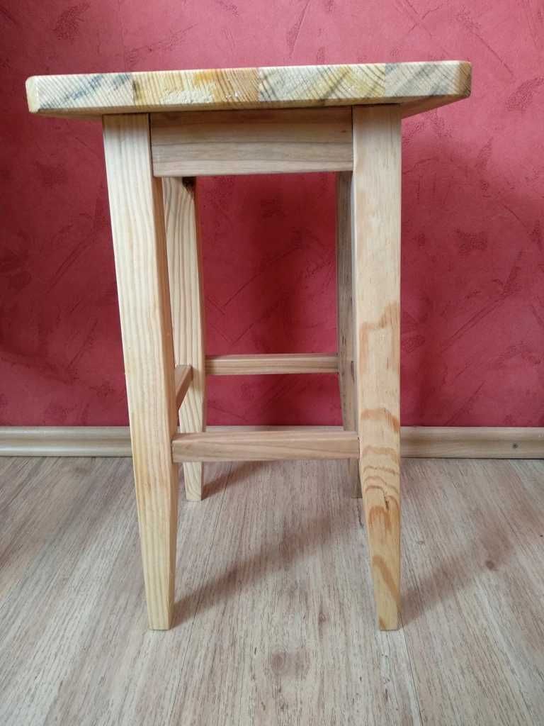 Stołek Taboret wysoki drewniany buk ręcznie robiony 28x28x47