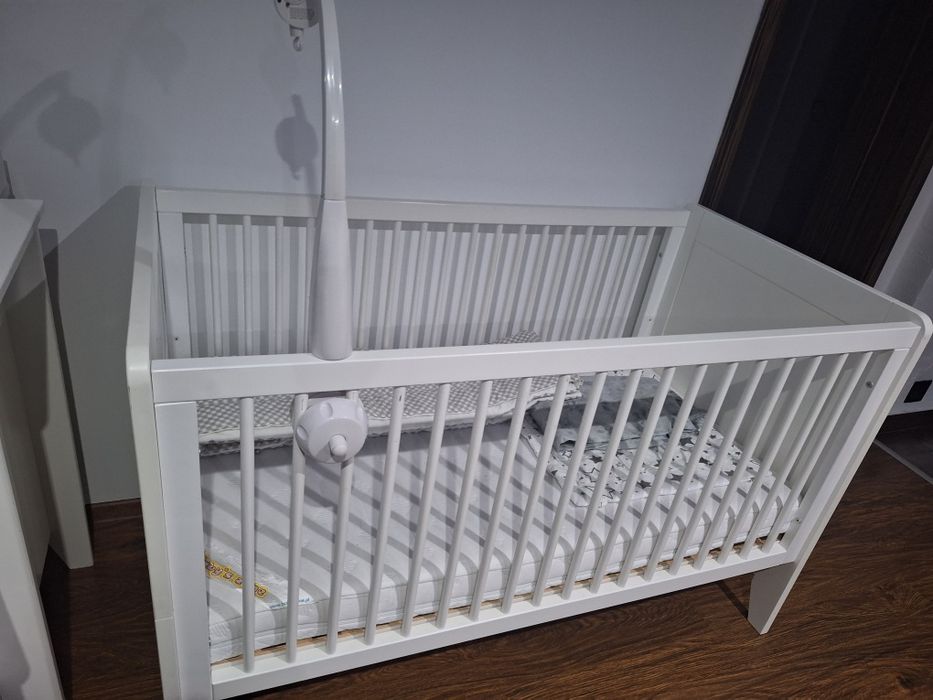 Zestaw łóżeczko niemowlęce plus przewijak