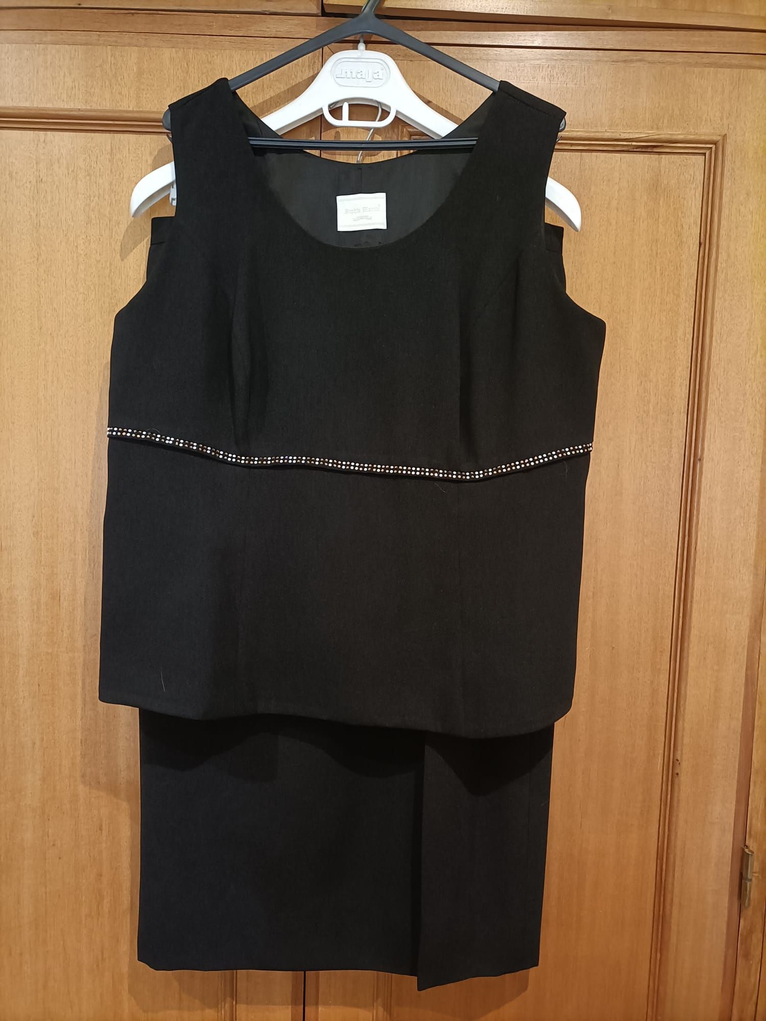 Conjunto Fato Saia e Blusa
