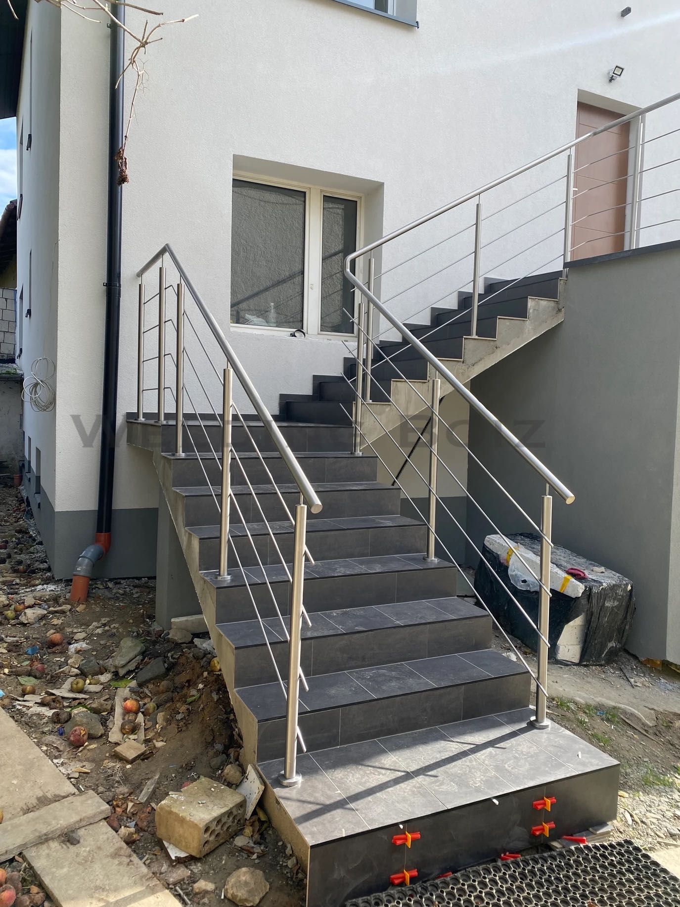 Balustrady zabezpieczenia okienne nierdzewne